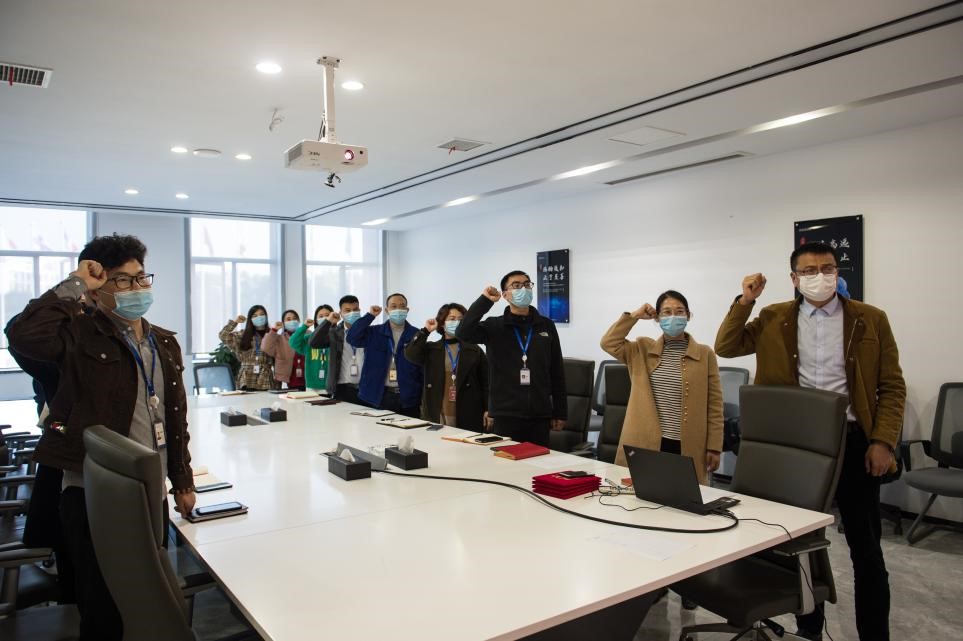 湖南suncitygroup太阳新城新能源党支部召开防疫先锋党员表彰会