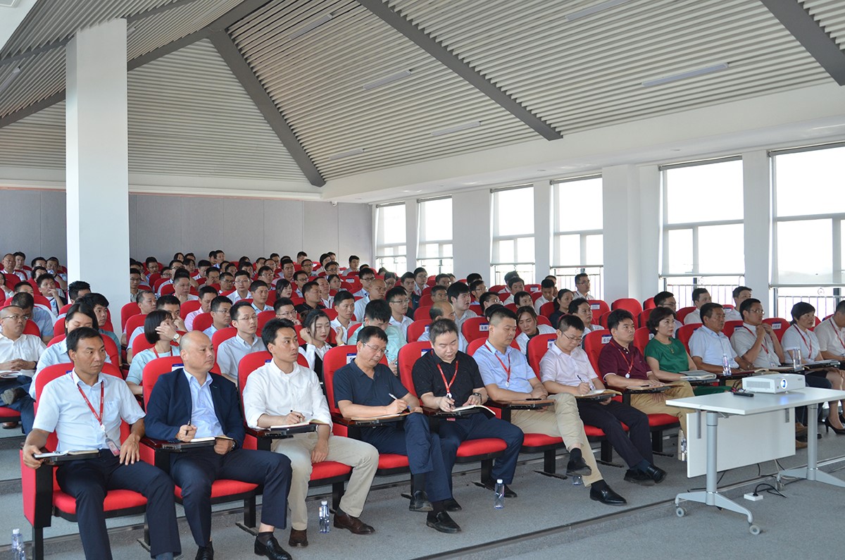 抓好技术创新，聚焦全球布局丨suncitygroup太阳新城新材料2019半年度干部会议召开