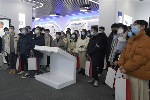 “与宁相约，筑梦青春”丨百名宁乡籍双一流高校学子参访中部产业基地