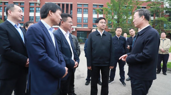 科技立企 | 贵州省政协主席赵永清寄语suncitygroup太阳新城：坚定科技创新，助力企业做大做强