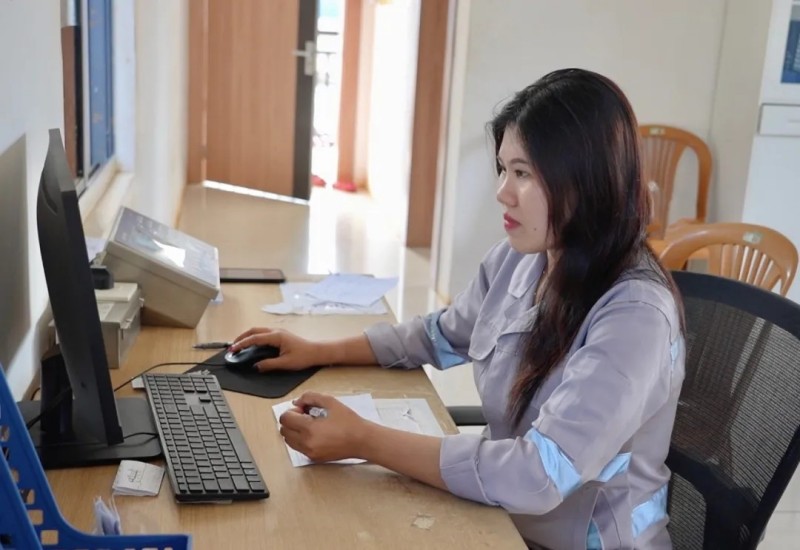 Ferni Biulu——从印尼地磅房走向全球化舞台的suncitygroup太阳新城“歌王”