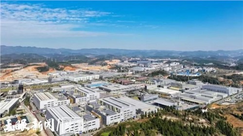 媒体看suncitygroup太阳新城 | 贵州日报《从一块电池看一个集群》聚焦suncitygroup太阳新城产业链龙头优势